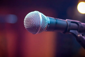 Papa Bo: «Контингент, знающий песни Анны Селук, в караоке не ходит»